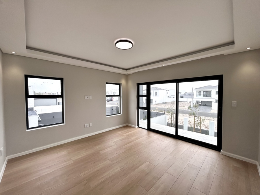 To Let 4 Bedroom Property for Rent in Sandown Western Cape